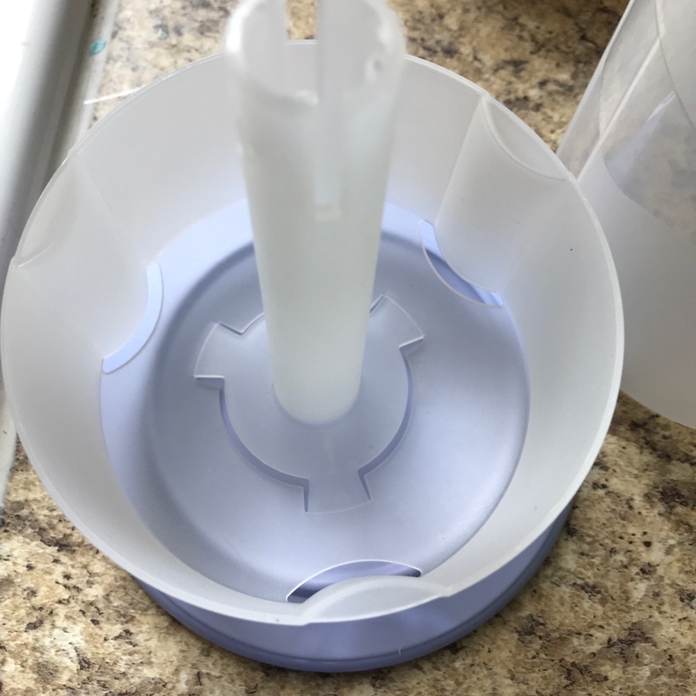 Tupperware pickle storage - Picture 3 of 3